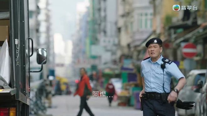 昨晚TVB警匪新剧开播，刚露面就中枪！2月去世的男星首秀！插图